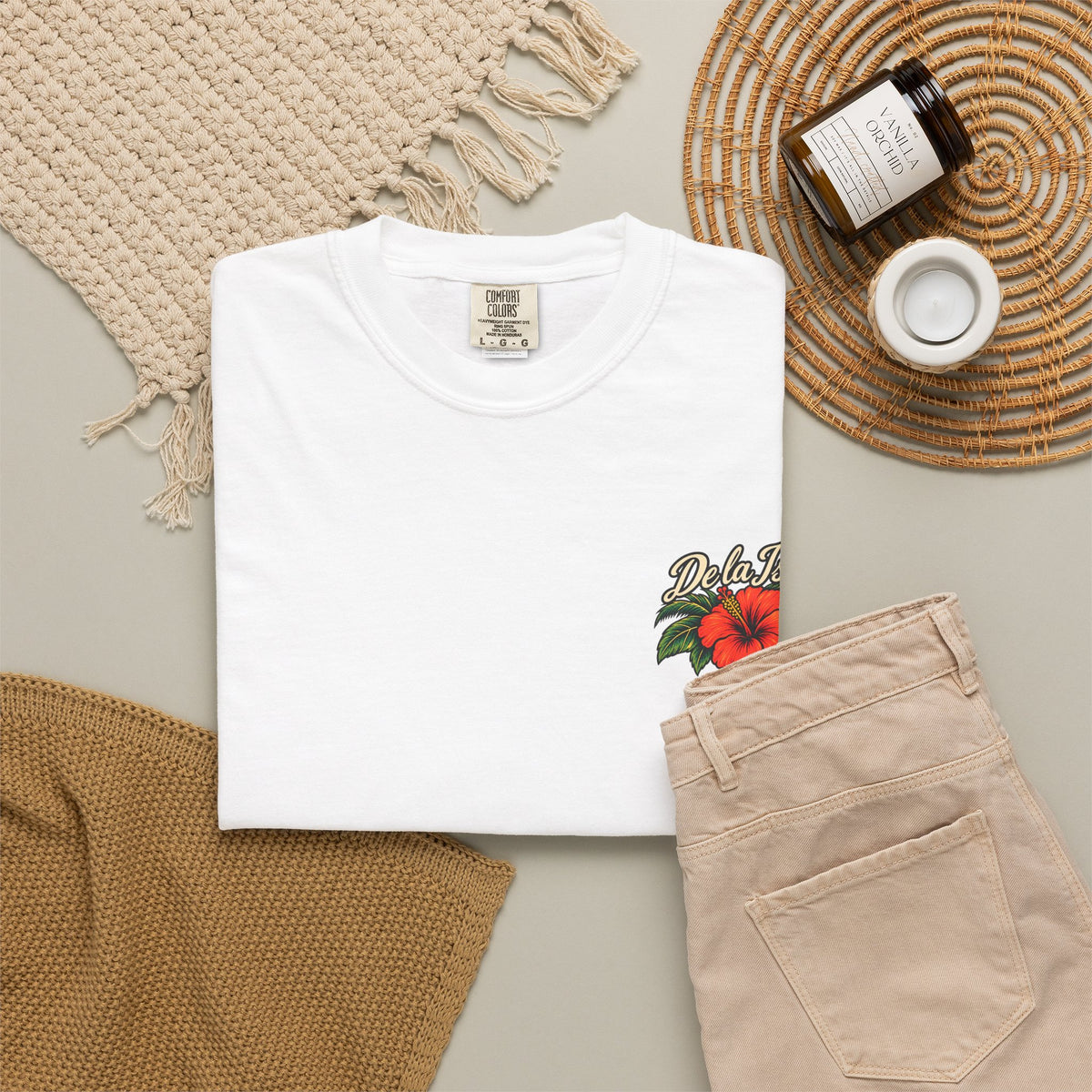 Sunshine State Retro Beach T-Shirt — 'De la Isla al Sunshine State' Floral Graphic